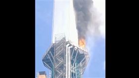 法國,盧恩主教座堂（Rouen Cathedral）,尖塔,起火（圖／翻攝自X平台 @Mousacisse1 帳號）