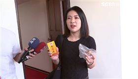 ▲立委徐巧芯在國民黨團大會發黑糖饅頭、麥茶