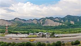 國6東草屯休息站路線圖；東草屯休息站站體。（圖／高公局提供）
