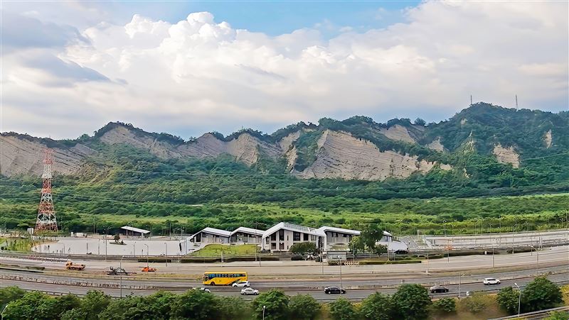 國6東草屯休息站明啟用 站體曝光