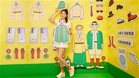 「OPPO萬拭通」經典復刻萬吉阿公、秀娥阿嬤穿搭單品，可於牆上任選搭配，一秒打造現代與復古的混搭時尚。（圖／品牌業者提供）