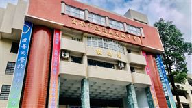  新生病逝來不及唸鼓山高中　校長親至靈堂送錄取通知單。鼓山高中fb