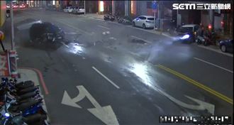 賓士凌晨高速撞警車畫面曝！1警傷重不治