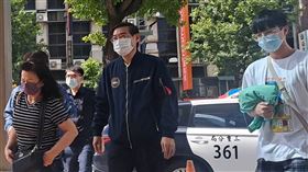 殉職28歲警黃瑋震家屬。（圖／翻攝畫面）