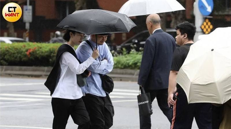 「9成民眾」想放高溫假　勞動部回應了！