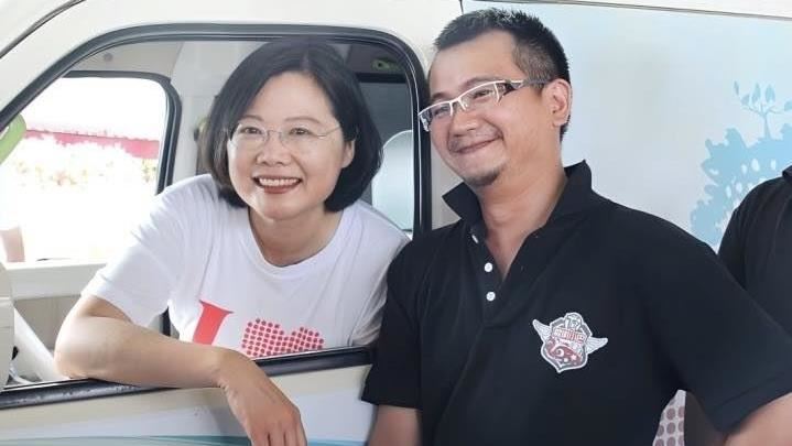 台灣有難就能看見他！蔡英文悼「龔老闆」
