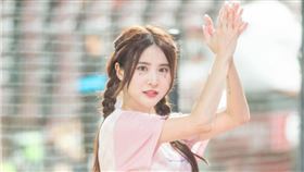 孟傑首次在節目中穿上比基尼。（圖／翻攝自IG／孟潔）