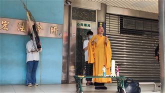 殉職警招魂　愛妻淚喊「我愛你」才允筊