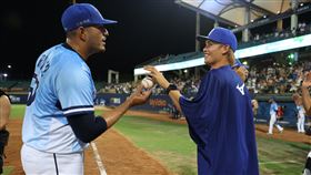 ▲富邦悍將張奕初登板收下勝投。（圖／富邦悍將提供）