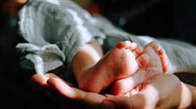 一個嬰兒26萬！中國夫妻上網違法「預售胎兒」　還引來黃牛炒價格