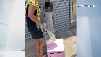 遭母罰赤腳走柏油　　女童哭喊：媽媽好燙