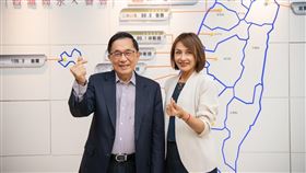 邱議瑩接受陳水扁廣播節目專訪2026年高雄市長選舉，前總統陳水扁（左）指民進黨立委邱議瑩（右）將是「大黑馬」。邱議瑩14日接受陳水扁廣播節目專訪表示，如有機會，會認真思考朝此方向邁進，為高雄做更多貢獻。（邱議瑩服務處提供）中央社記者蔡孟妤傳真  113年7月14日