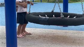 竹北,公園,拐童,特徵,棒棒糖（圖／翻攝畫面）