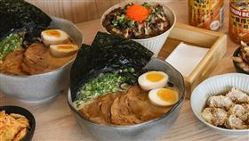 台南拉麵控站出來！每日大排長龍「濃厚豚骨拉麵」澎派上桌（圖／翻攝自台灣旅行趣）