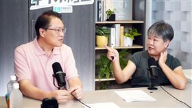 節目主持人黃光芹訪問民進黨秘書長林右昌(圖／CNEWS匯流新聞網【中午來開匯】提供）