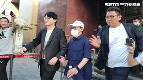 黃子佼出庭離開。（記者楊佩琪攝）