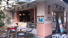 台北市東區滿月甜甜圈被爆環境髒亂還有老鼠亂竄。（圖／翻攝自滿月甜甜圈敦化店臉書）
https://www.facebook.com/Fullmoondonuts1