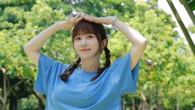 篠崎泫沒穿褲子出門。（圖／翻攝自IG／篠崎泫）