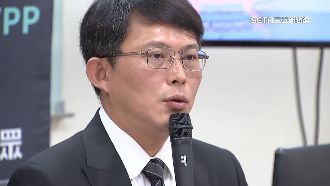 黃國昌遲交作業還開批　挨酸大法官的法官