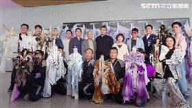 霹靂布袋戲一線天王天后全到齊，9大布袋戲偶也跨出螢幕，華麗陣容一字排開。（圖／翻攝畫面）