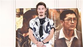 周厚安在試鏡前就練好角色需要的澳洲腔英文，令導演驚艷。（圖／公視提供）