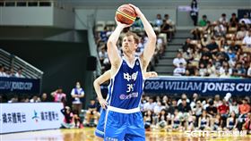 ▲瓊斯盃台灣藍高柏鎧執行罰球。（圖／記者劉彥池攝影）