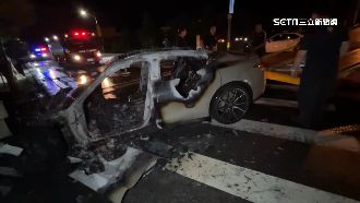 苗栗路口3車追撞　2車起火保時捷燒剩骨架
