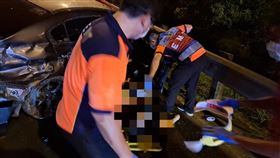 車禍,東山休息站,自撞護欄,1死1重傷