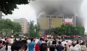 四川百貨公司,大火(圖/翻攝微博)
