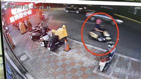 清大,屁股,女學生,腳踏車,光復路（圖／翻攝畫面）