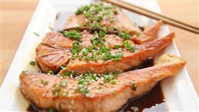 吃魚補鈣質(示意圖/pixabay)