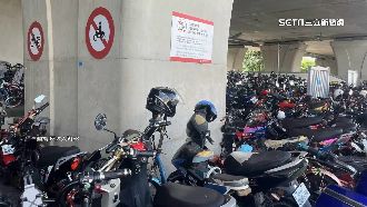 獨／豐原車站下「違停機車海」在地人無奈