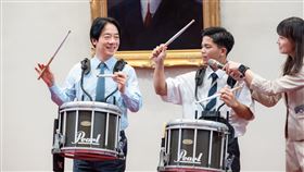 賴清德總統接見「沖繩縣立西原高等學校行進樂隊」。（圖／總統府提供)