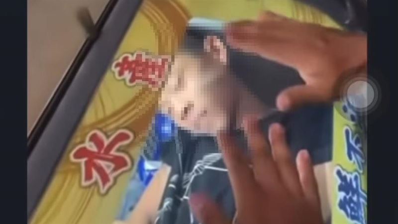 萊爾富冰櫃屁孩被逮！狼狽喊：會道歉