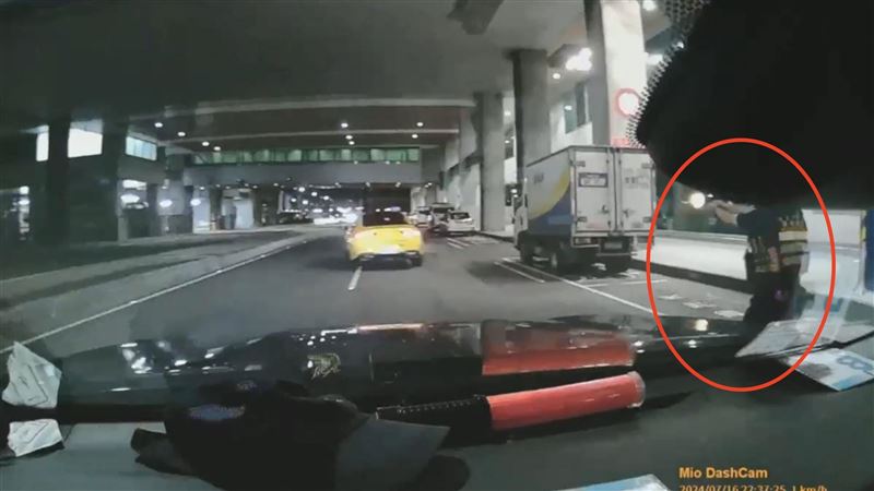 躲過航警13槍跑了…通緝犯躲台中被逮