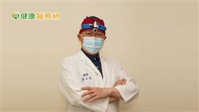 羅大德醫師解釋，減敏治療是針對特定過敏原，藉由漸進式增加所接受的過敏原劑量，使患者體內產生耐受性。