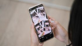 手機滑不停  調查：8成兒少社群恐慌