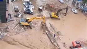 陝西寶雞暴雨釀嚴重洪災！路塌橋斷全市泡泥漿　5死8失聯