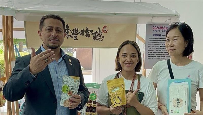 瓜地馬拉議長赴台北101　為花蓮農民打氣