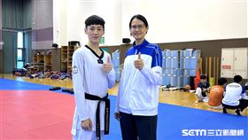 台灣巴黎帕運跆拳道國手蕭翔文與前國手吳燕妮教練。（圖／記者蔡厚瑄攝影）