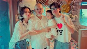 趙小僑、劉亮佐剛為典典寶寶過生日。（圖／翻攝自趙小僑臉書）