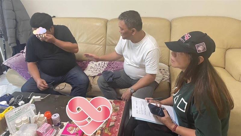 少女求救爸癌末、媽長腫瘤！社會局出手了