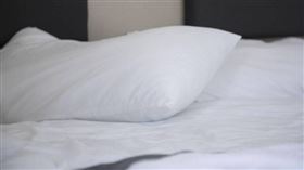 夏季枕頭套恐「比馬桶還噁」！專家曝原因
