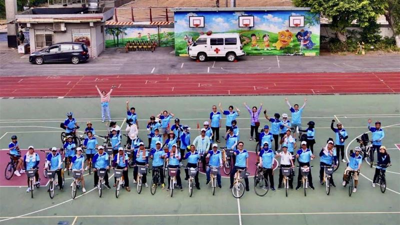 桃園68年老牌國小7月廢校　師生巡禮道別