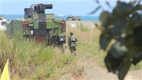 官兵灘岸操課 提升作戰意志國軍漢光演習7月底展開，官兵在新北八里灘岸操課。中央社記者吳昇鴻攝 112年7月12日