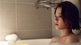 蘇晏霈臨時被安排演泡澡戲。（圖／公視提供）