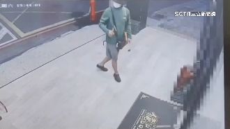 客不滿偷竊被逮　竟持鐵鎚砸火鍋店報復