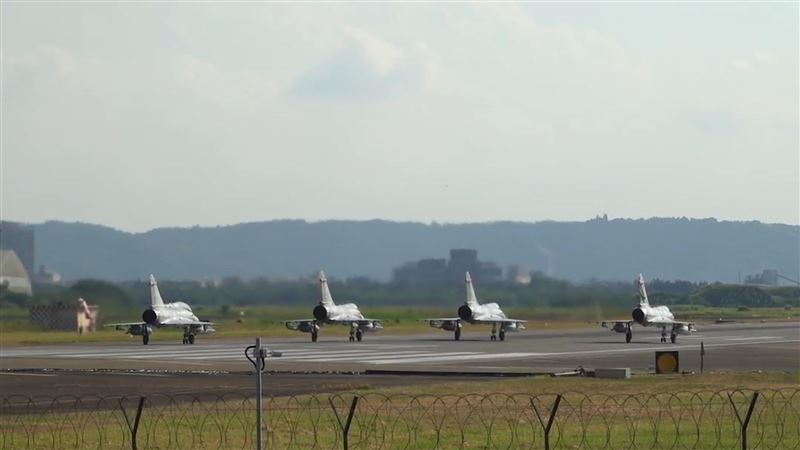 多圖／漢光演習今展開　14架幻象戰機起飛