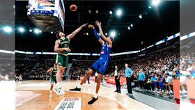 法國隊溫班亞馬錯失三分球絕殺機會，沒能帶領球隊在熱身賽止敗。（圖／翻攝自法國男籃X）