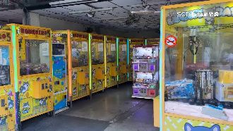 夾娃娃手機被偷！喝斥嫌犯歸還驚見有刀